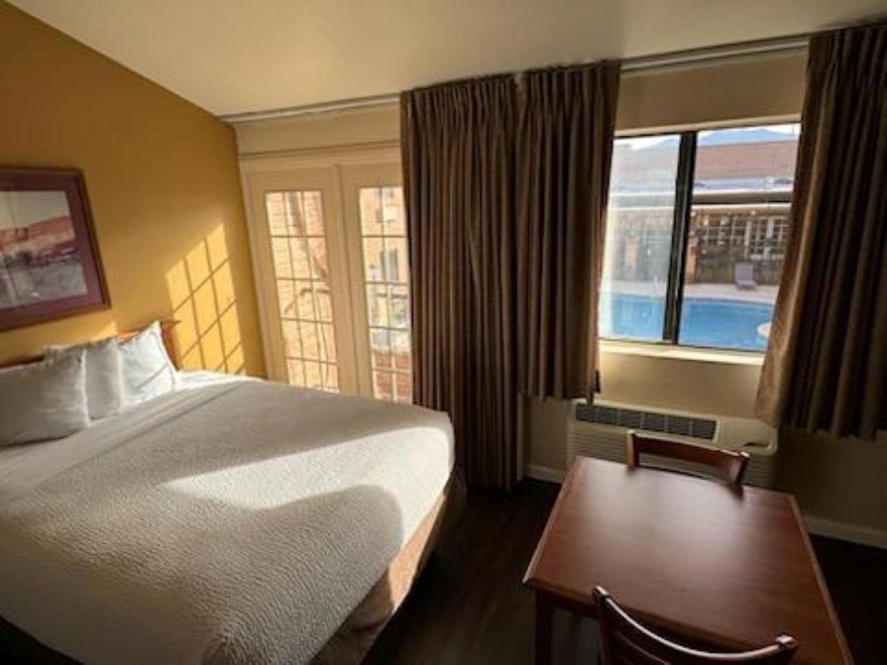 Clarion Inn Сиера Виста Екстериор снимка
