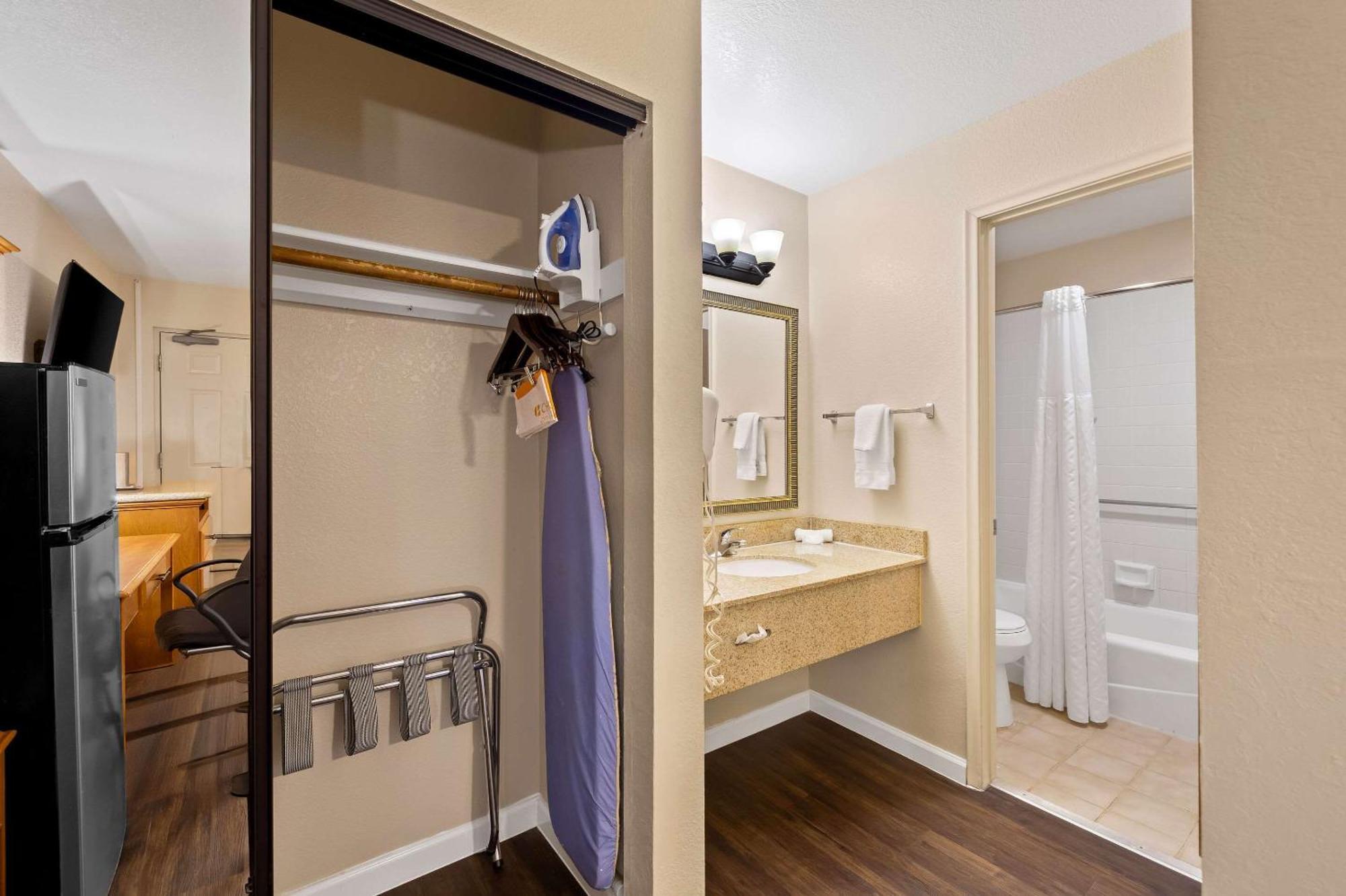 Clarion Inn Сиера Виста Екстериор снимка